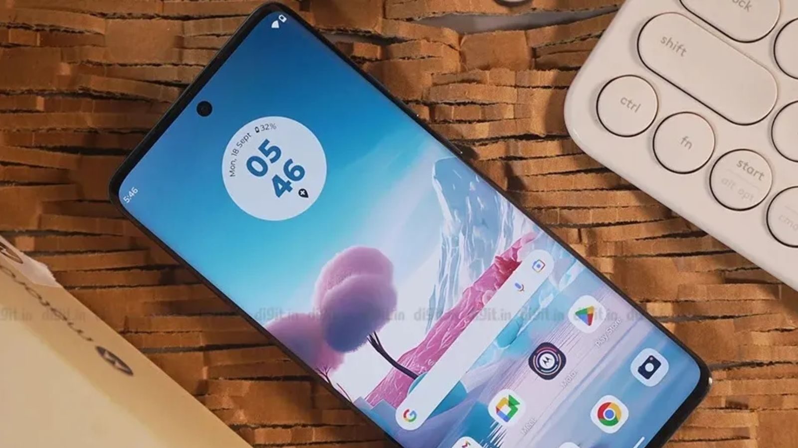 கேமரா, பேட்டரி பக்கா.. Motorola அறிமுகம் செய்த பட்ஜெட் போன்.!