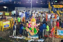 விடிய விடிய அலப்பறை.. மதுரை வைகை ஆற்றில் ஆட்டம் பாட்டத்துடன் விடை பெற்றார் விநாயகர்!