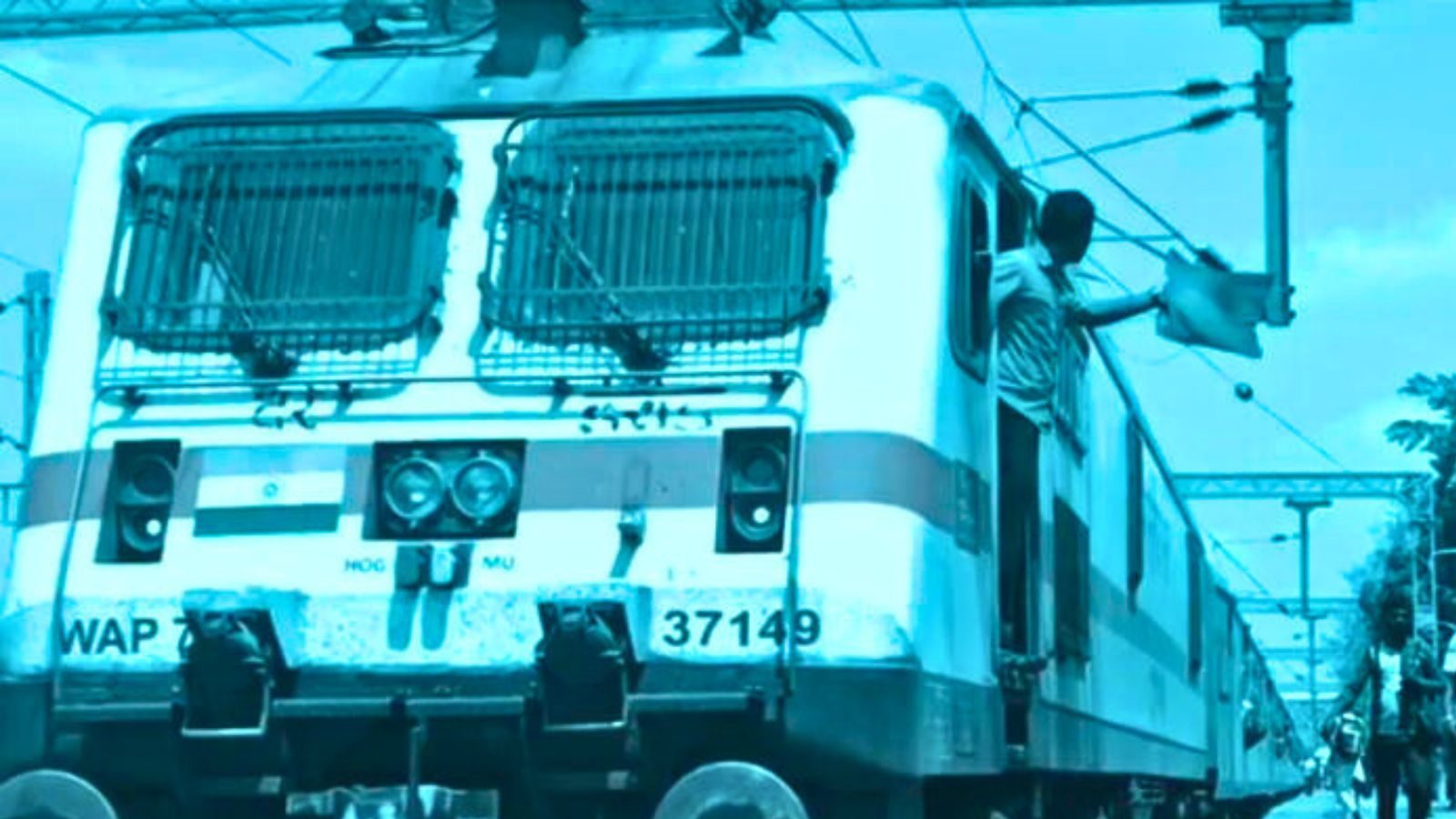 ரயில் படிக்கட்டில் அமர்ந்து பயணித்த இளைஞர் தவறி விழுந்து உயிரிழந்த சோகம்!