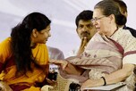 கருணாநிதி நூற்றாண்டு விழா : சோனியா, மம்தாவுக்கு அழைப்பு