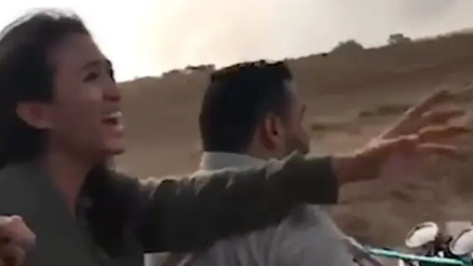 இஸ்ரேலை சேர்ந்த இளம்ஜோடியை பிணைய கைதிகளாக பிடித்துச் சென்ற ஹமாஸ் அமைப்பினர்...