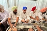 பொற்கோவிலில் பாத்திரங்கள் கழுவி கவனம் ஈர்த்த ராகுல் காந்தி!