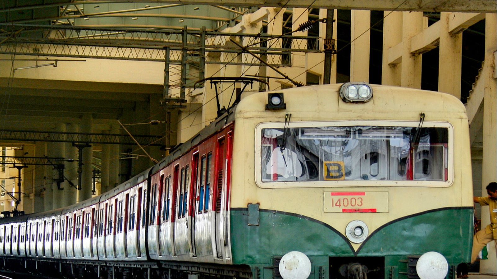 கடற்கரை - தாம்பரம் மின்சார ரயில் சேவை ரத்து...