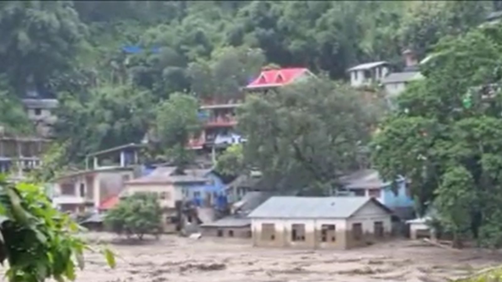 சிக்கிம் வெள்ளத்தில் சிக்கி 23 ராணுவ வீரர்கள் மாயம்..! - தேடும் பணி தீவிரம்!