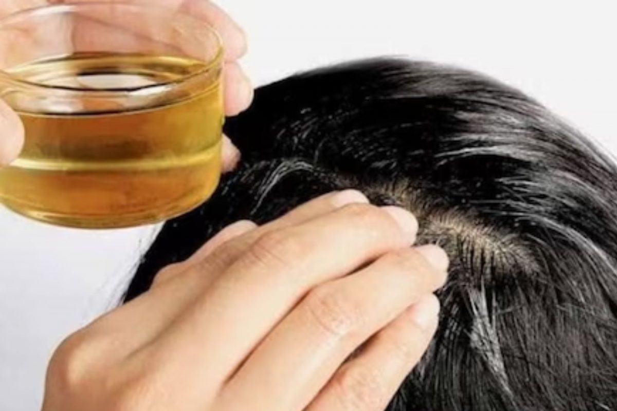 தீபாவளிக்கு எண்ணெய் தேய்த்து குளிப்பது ஏன்? அதனால் கிடைக்கும் நன்மைகள் என்னென்ன? – News18 தமிழ்