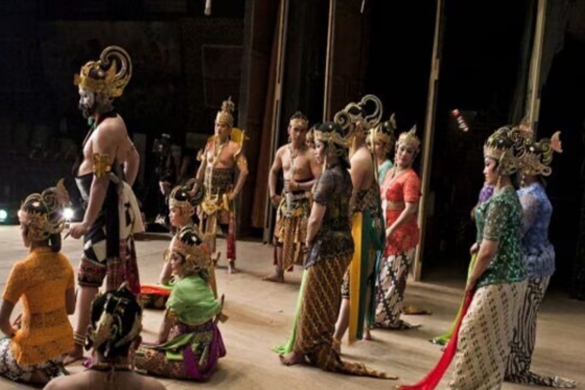 Di negara Muslim ini semua orang adalah pemuja Rama.. Contoh sekularisme! Di negara Muslim ini semua orang adalah pemuja Rama.. Contoh sekularisme!