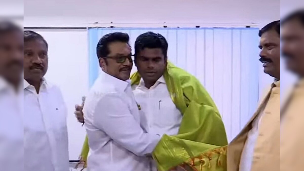 பாஜகவில் சமத்துவ மக்கள் கட்சியை இணைத்தார் சரத்குமார் - அதிகாரப்பூர்வ அறிவிப்பு – News18 தமிழ்