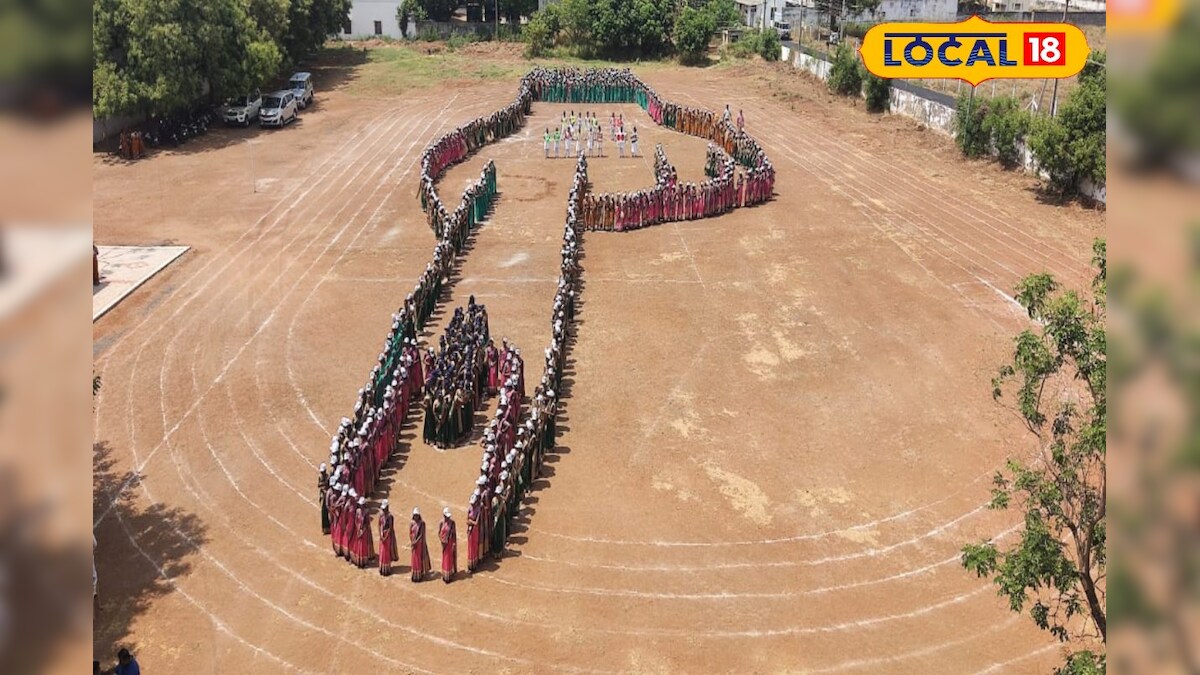 களத்தில் இறங்கிய கல்லூரி மாணவிகள்.. 100 சதவீத வாக்குப்பதிவை வலியுறுத்தி விழிப்புணர்வு... – News18 தமிழ்