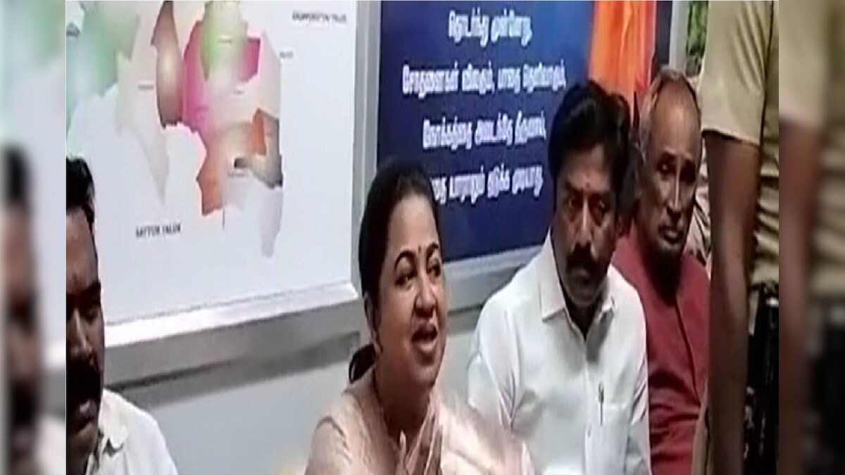 நூதன முறையில் பணப்பட்டுவாடா? - விருதுநகரில் நடிகை ராதிகா போராட்டம் – News18 தமிழ்