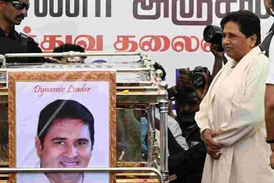 மாயாவதி-தலித் மக்களுக்கு நிறைய உதவிகளை செய்தவர் ஆம்ஸ்ட்ராங்