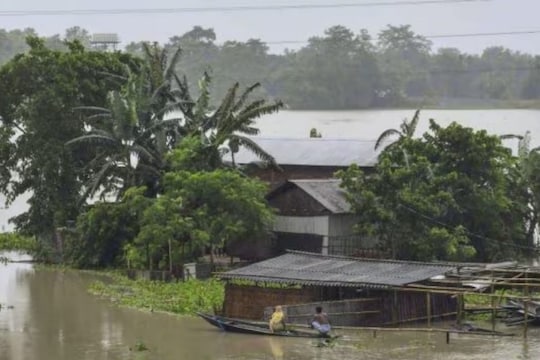  assam-is-flooded-due-to-heavy-rains-more-than-6-lakh-people-are-affected
