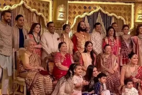  ahead-of-anant-ambani-and-radhika-merchant-wedding-the-ambani-family-gathers-for-an-auspicious-grah-shanti-puja
