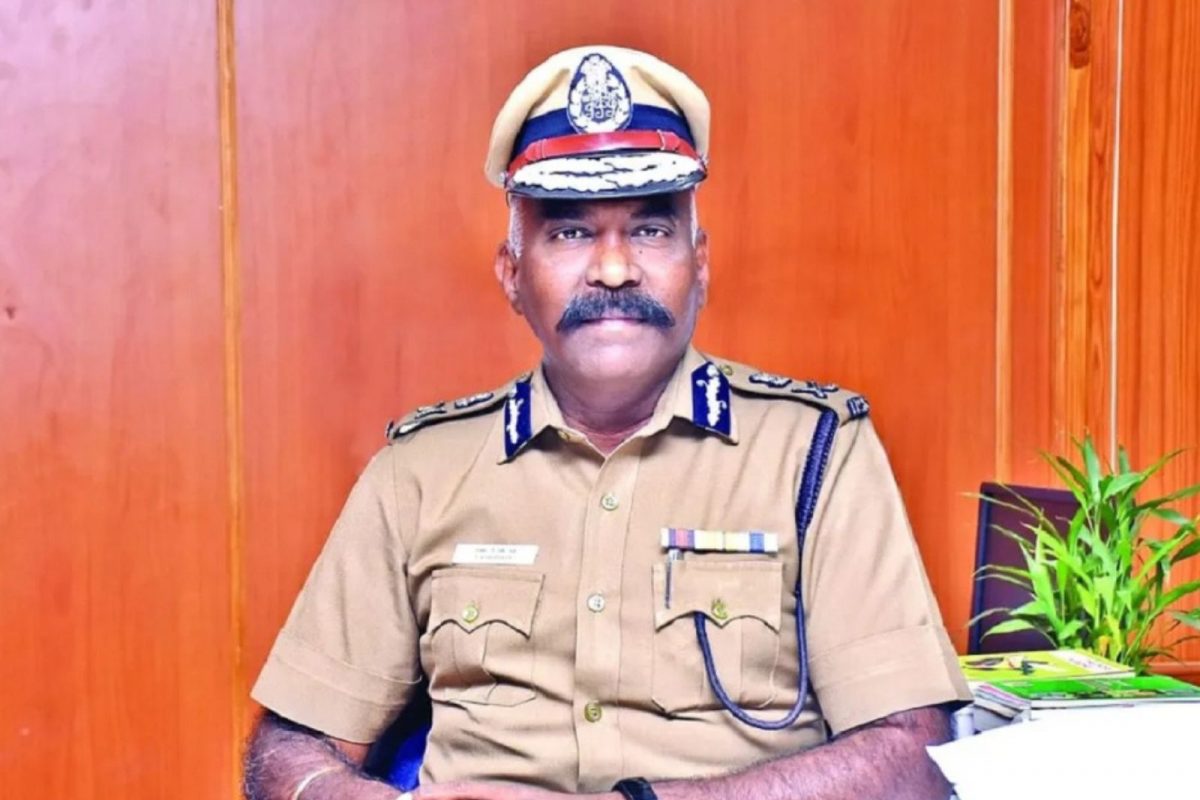 ஏடிஜிபி டேவிட்சன் ஆசிர்வாதம்