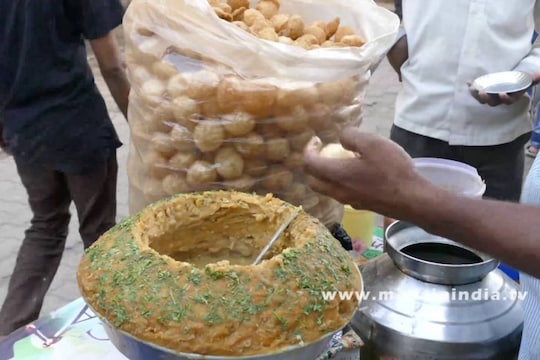  cancer-causing-agent-found-in-pani-puri-samples-in-karnataka-followed-food-safety-officers-to-check-in-chennai-marina-beach