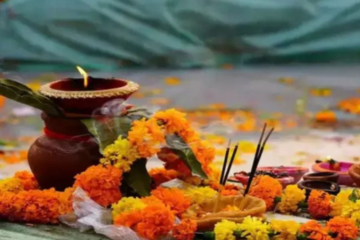 ஆடி அமாவாசையில் எப்படி தர்ப்பணம் கொடுக்கணும் தெரியுமா? முன்னோர்கள் ரகசியம்!! - News18 தமிழ்