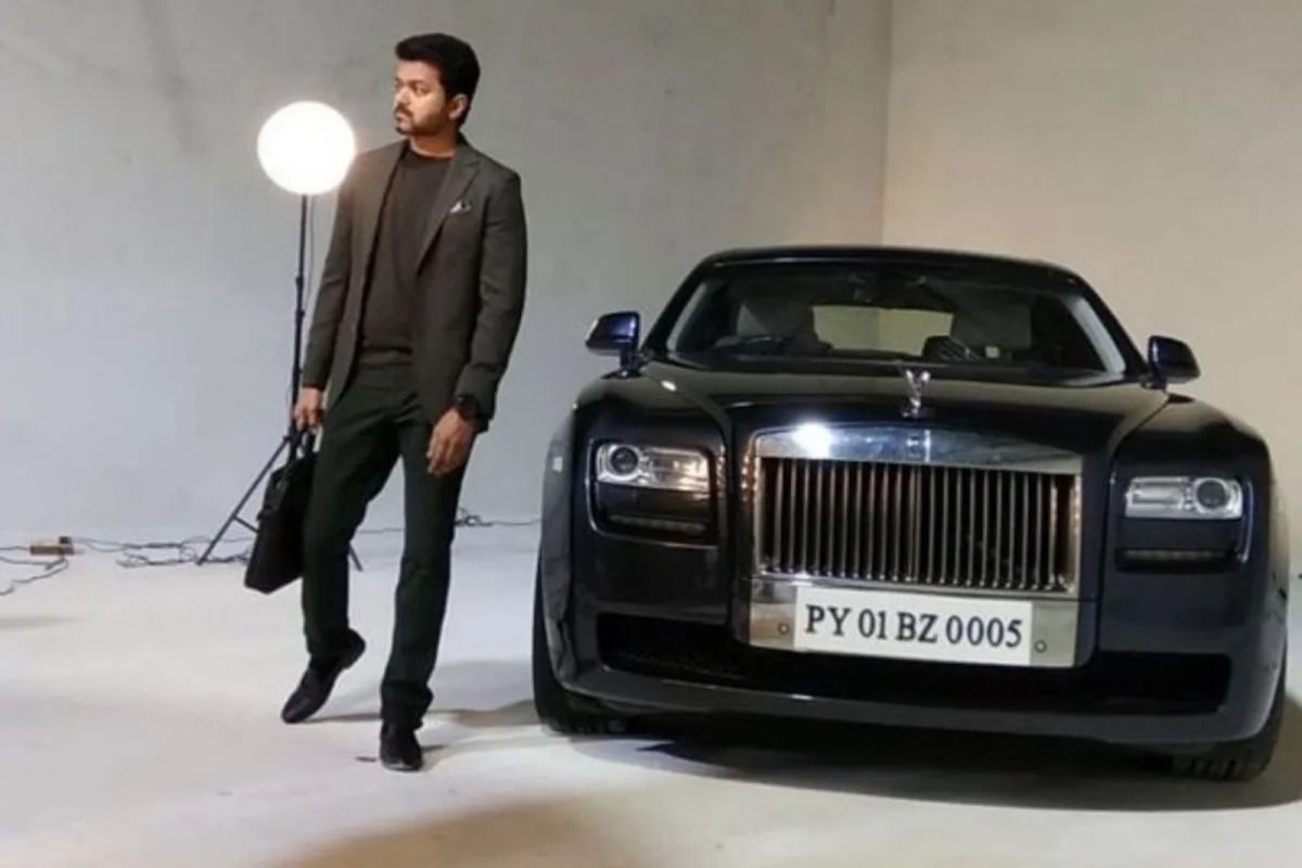 अभिनेता विजय मनमाने ढंग से खरीदी गई कार बेच रहे हैं.. क्या आप जानते हैं कितनी? अभिनेता विजय मनमाने ढंग से खरीदी गई कार बेच रहे हैं.. क्या आप जानते हैं कितनी?