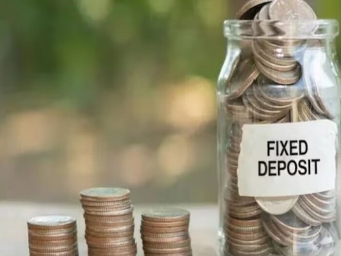  இந்நிலையில், நிரந்தர வைப்புத் தொகைக்கான வட்டி விகிதங்களையும் வங்கிகள் குறைக்கத் தொடங்கியுள்ளன. எஸ்பிஐ, எச்டிஎப்சி, கனரா வங்கி, பேங்க் ஆப் இந்தியா, யெஸ் வங்கி உள்ளிட்ட பல்வேறு வங்கிகள் நிரந்தர வைப்புத் தொகைக்கான வட்டி விகிதத்தை குறைத்துள்ளன.