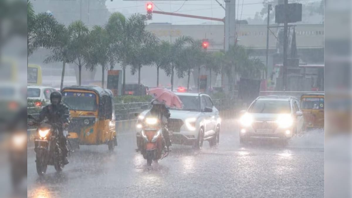 TN Weather Update: தமிழகத்தை நோக்கி நகரும் காற்றழுத்த தாழ்வு பகுதி.. 27 மாவட்டங்களுக்கு எச்சரிக்கை விடுத்த வானிலை மையம்! – News18 தமிழ்