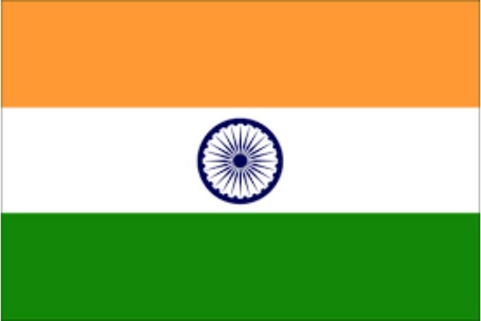 ஜூலை 22, 1947 அன்று, அரசியலமைப்புச் சபை அதை சுதந்திர இந்தியாவின் தேசியக் கொடியாக ஏற்றுக்கொண்டது. காவி தியாகத்தையும், வெள்ளை அமைதியையும், பச்சை நில வளத்தையும் குறிக்கும். கொடியில் உள்ள சின்னமாக சுழலும் சக்கரத்திற்குப் பதிலாக அசோக சக்கரவர்த்தியின் தர்ம சக்கரம் ஏற்றுக்கொள்ளப்பட்டது. ஜூலை 22, 1947 அன்று, அரசியலமைப்புச் சபை அதை சுதந்திர இந்தியாவின் தேசியக் கொடியாக ஏற்றுக்கொண்டது. காவி தியாகத்தையும், வெள்ளை அமைதியையும், பச்சை நில வளத்தையும் குறிக்கும். கொடியில் உள்ள சின்னமாக சுழலும் சக்கரத்திற்குப் பதிலாக அசோக சக்கரவர்த்தியின் தர்ம சக்கரம் ஏற்றுக்கொள்ளப்பட்டது.