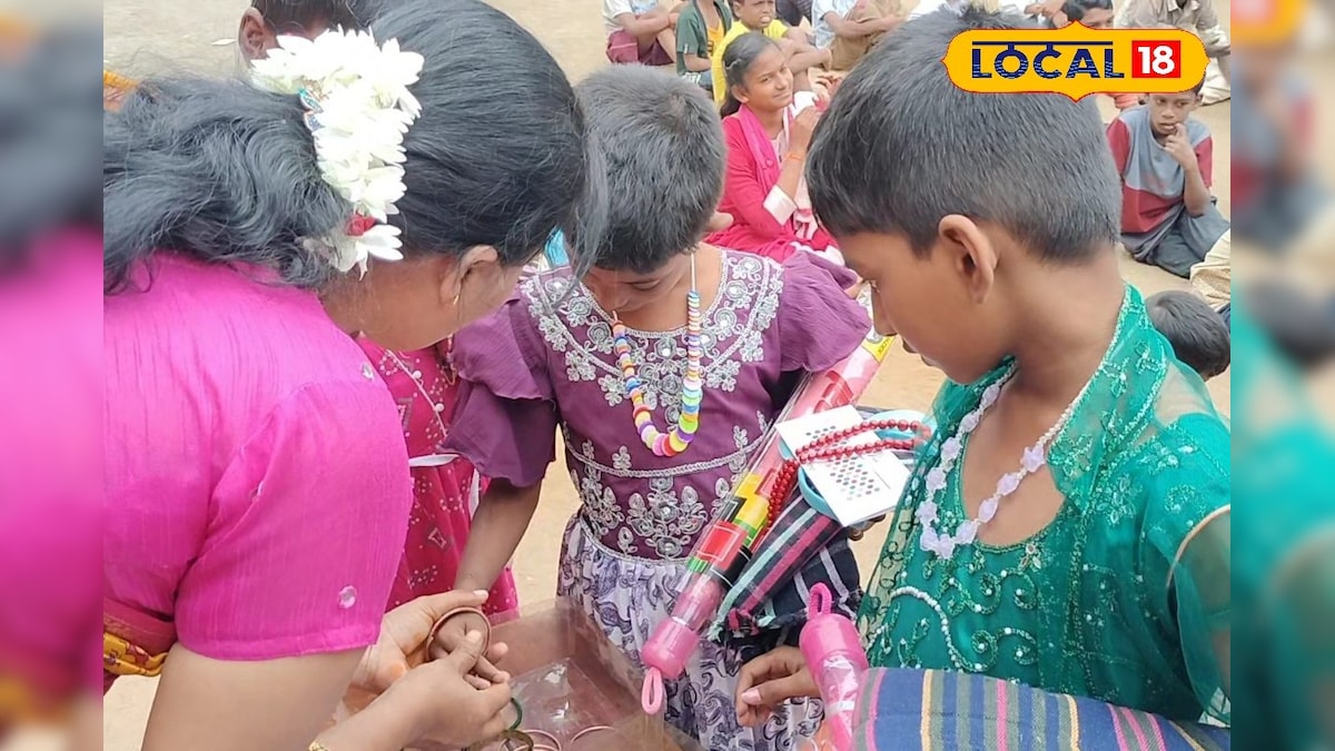 பிடிச்ச பொருளை எடுத்துக்கோங்க.. குழந்தைகளுக்குப் பொங்கல் பரிசளித்த அமைப்பினரின் அடடே செயல்