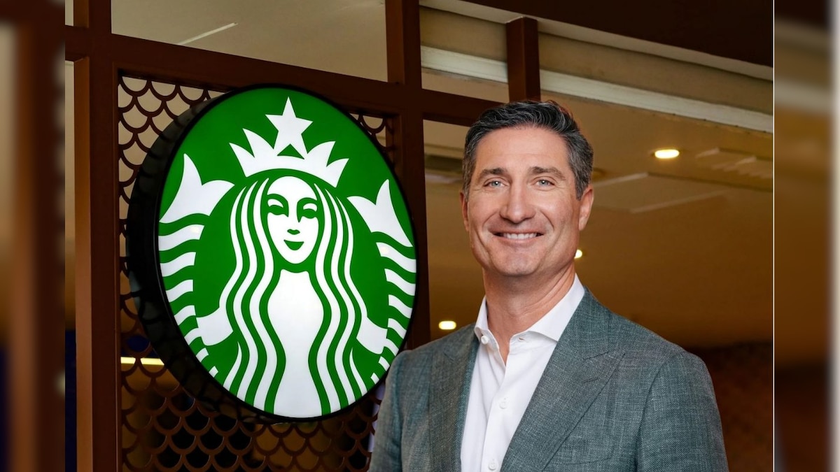 4 மாத சம்பளம் மட்டும் 828 கோடி ரூபாய்.. ஆபீஸுக்கு வந்து செல்ல தனி விமானம்.. யாருக்கு தெரியுமா?