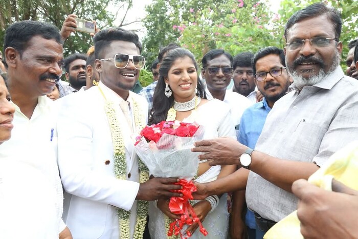  அதனைத்தொடர்ந்து சென்னை ஆர்.ஏ புரத்தில் உள்ள அம்பேத்கர் மணி மண்டபத்தில் விடுதலை சிறுத்தைகள் கட்சியின் தலைவர் தொல். திருமாவளவனுடன் எதிர்பாராத விதமாக சந்தித்து தனது மகிழ்ச்சியை வெளிப்படுத்தினார். இந்நிகழ்வின்போது இயக்குனர் பா. ரஞ்சித் உட்பட பலரும் உடன் இருந்தனர்.