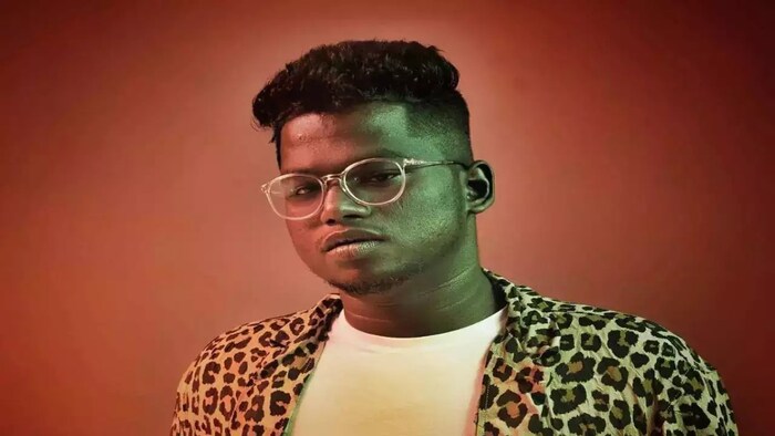  இசைஞானி இளையராஜா தலைமையில் அவரது அலுவலகத்தில் தனது காதலியை கரம் பிடித்தார் பாடகர் தெருகுரல் அறிவு.