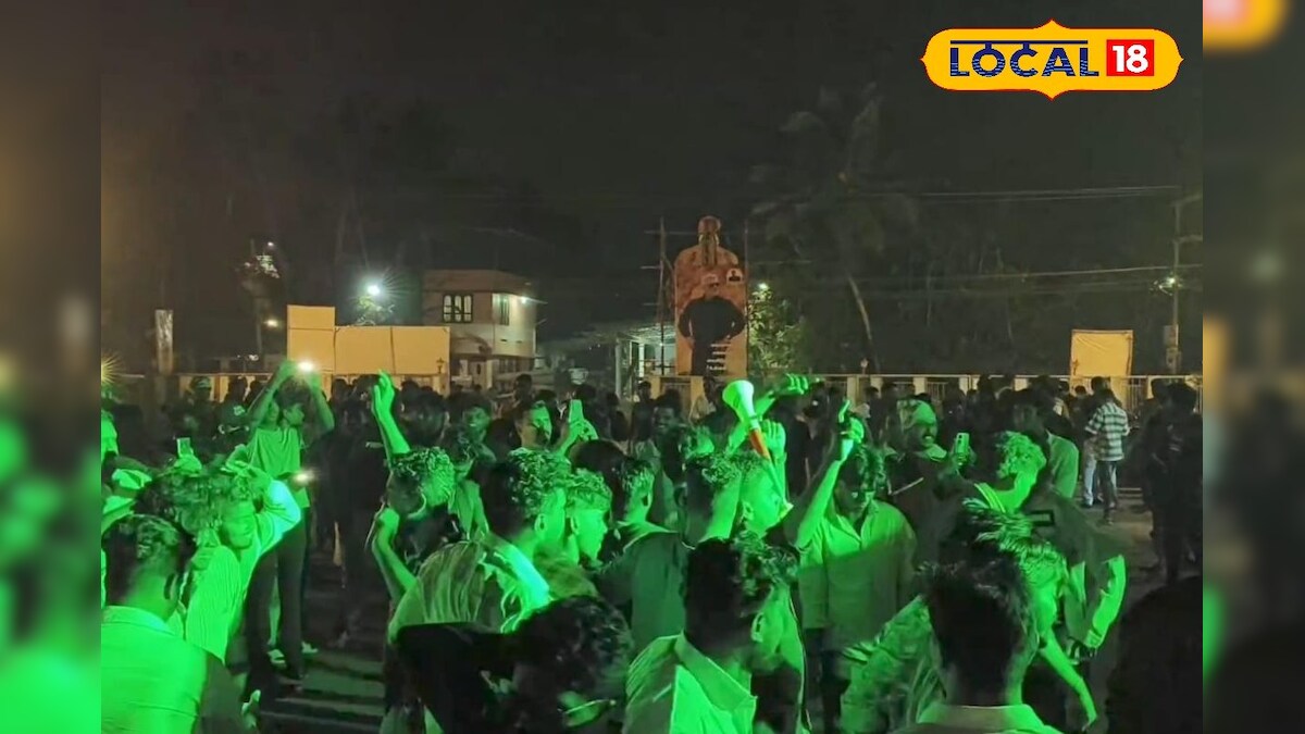 விடாமுயற்சி 7 மணி சிறப்பு காட்சி... திருவனந்தபுரத்திற்கு படையெடுத்த அஜித் ரசிகர்கள்...