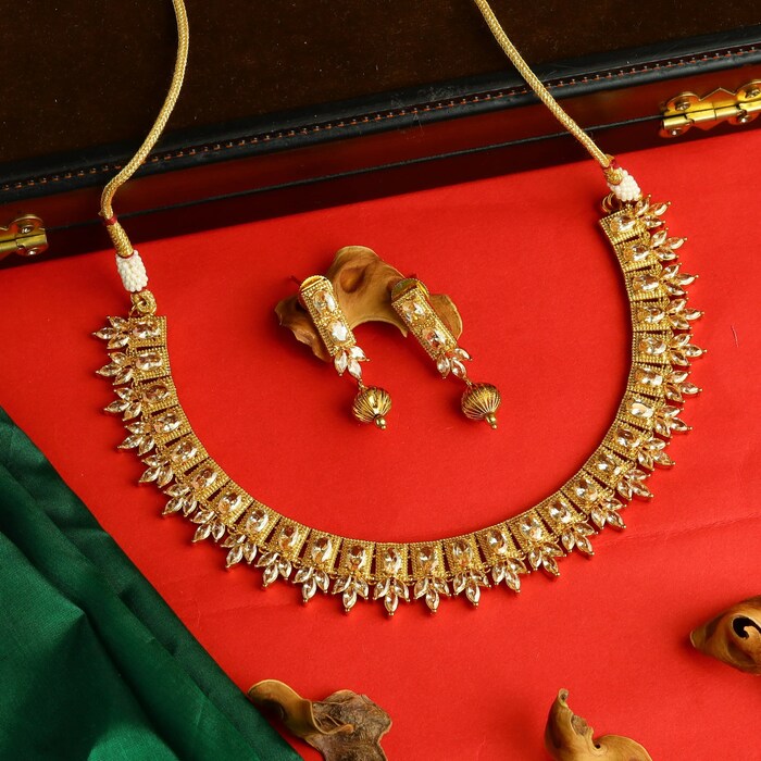  நேற்று (ஏப்.09) காலை நிலவரப்படி 22 காரட் தங்கம் கிராமுக்கு ரூ.65 உயர்ந்து, ஒரு கிராம் தங்கம் ரூ.8,290-க்கும் ஒரு சவரன் தங்கம் ரூ.66,320-க்கும் விற்பனை செய்யப்படுகிறது. அதேநேரம், 18 காரட் தங்கம் கிராமுக்கு ரூ.55 உயர்ந்து, ஒரு கிராம் தங்கம் ரூ.6,835-க்கும், ஒரு சவரன் தங்கம் ரூ.54,680-க்கும் விற்பனை செய்யப்படுகிறது.