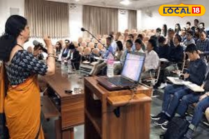 அட்டவணையின்படி, நவம்பரில் 1,915 முதுகலை உதவியாளர்களையும், டிசம்பரில் 1,205 பட்டதாரி ஆசிரியர்கள்/தொகுதி வள ஆசிரியர் கல்வியாளர்கள் (BRTEs) பணிகளையும், மார்ச் 2026 இல் பள்ளிக் கல்வித் துறைக்கு 51 தொகுதி கல்வி அதிகாரிகளையும் பணியமர்த்துவதற்கான தேர்வுகளை வாரியம் நடத்த உள்ளது, இந்தப் பதவிகளுக்கான அறிவிப்புகள் ஆகஸ்ட், செப்டம்பர் மற்றும் நவம்பர் மாதங்களில் எதிர்பார்க்கப்படுகின்றன. அட்டவணையின்படி, நவம்பரில் 1,915 முதுகலை உதவியாளர்களையும், டிசம்பரில் 1,205 பட்டதாரி ஆசிரியர்கள்/தொகுதி வள ஆசிரியர் கல்வியாளர்கள் (BRTEs) பணிகளையும், மார்ச் 2026 இல் பள்ளிக் கல்வித் துறைக்கு 51 தொகுதி கல்வி அதிகாரிகளையும் பணியமர்த்துவதற்கான தேர்வுகளை வாரியம் நடத்த உள்ளது, இந்தப் பதவிகளுக்கான அறிவிப்புகள் ஆகஸ்ட், செப்டம்பர் மற்றும் நவம்பர் மாதங்களில் எதிர்பார்க்கப்படுகின்றன.