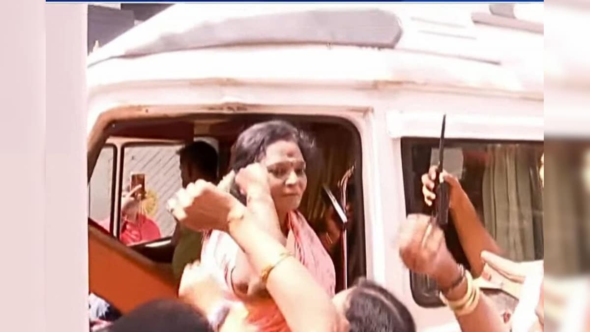 டாஸ்மாக் முறைகேட்டை கண்டித்து பாஜக போராட்டம்.. தமிழிசை கைது.. அண்ணாமலை கண்டனம்! - News18 தமிழ்