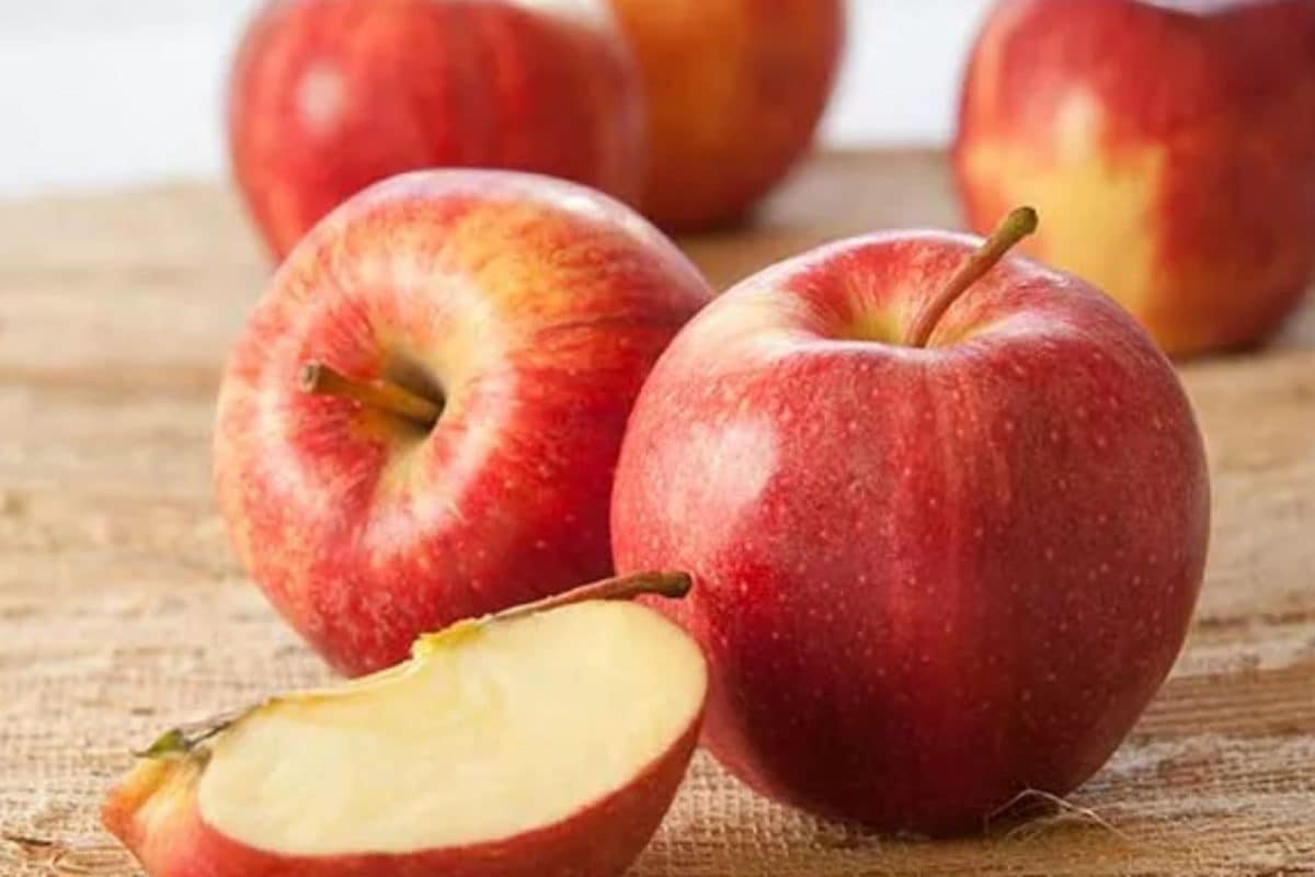 ஆப்பிள் சாப்பிட பிறகு மறந்தும் கூட இதை சாப்பிடாதீர்கள் - எச்சரிக்கும் மருத்துவர்கள்!  - News18 தமிழ்