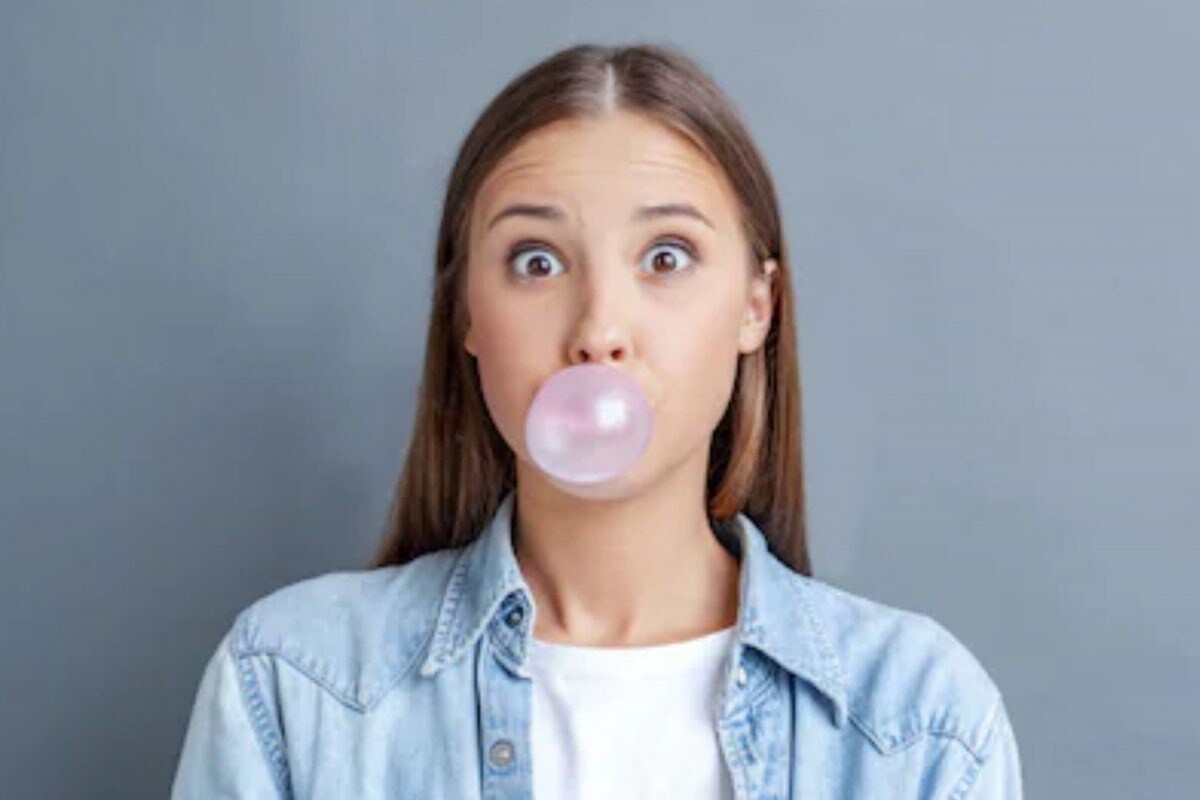 1 கிராம் பபுள்கம் மெல்லும் போது 100 மைக்ரோபிளாஸ்டிக்ஸ் வெளியாகின்றன - ஆய்வில் வெளியான அதிர்ச்சி தகவல் - News18 தமிழ்