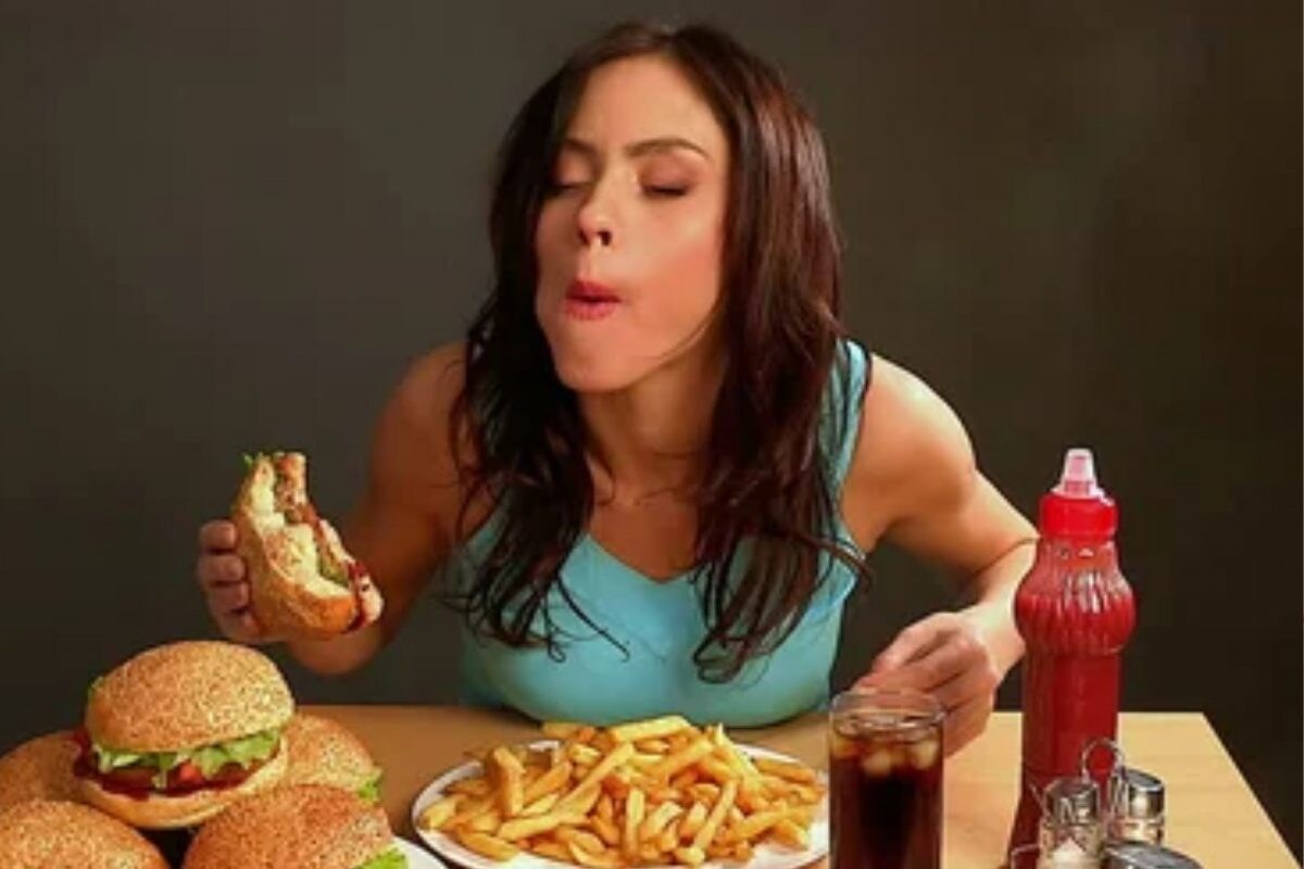பெண்கள் சாப்பிடும் உணவுகள் கருவுறுதலை தடுக்கிறதா.? மகப்பேறு மருத்துவரின் ஆலோசனை..! - News18 தமிழ்