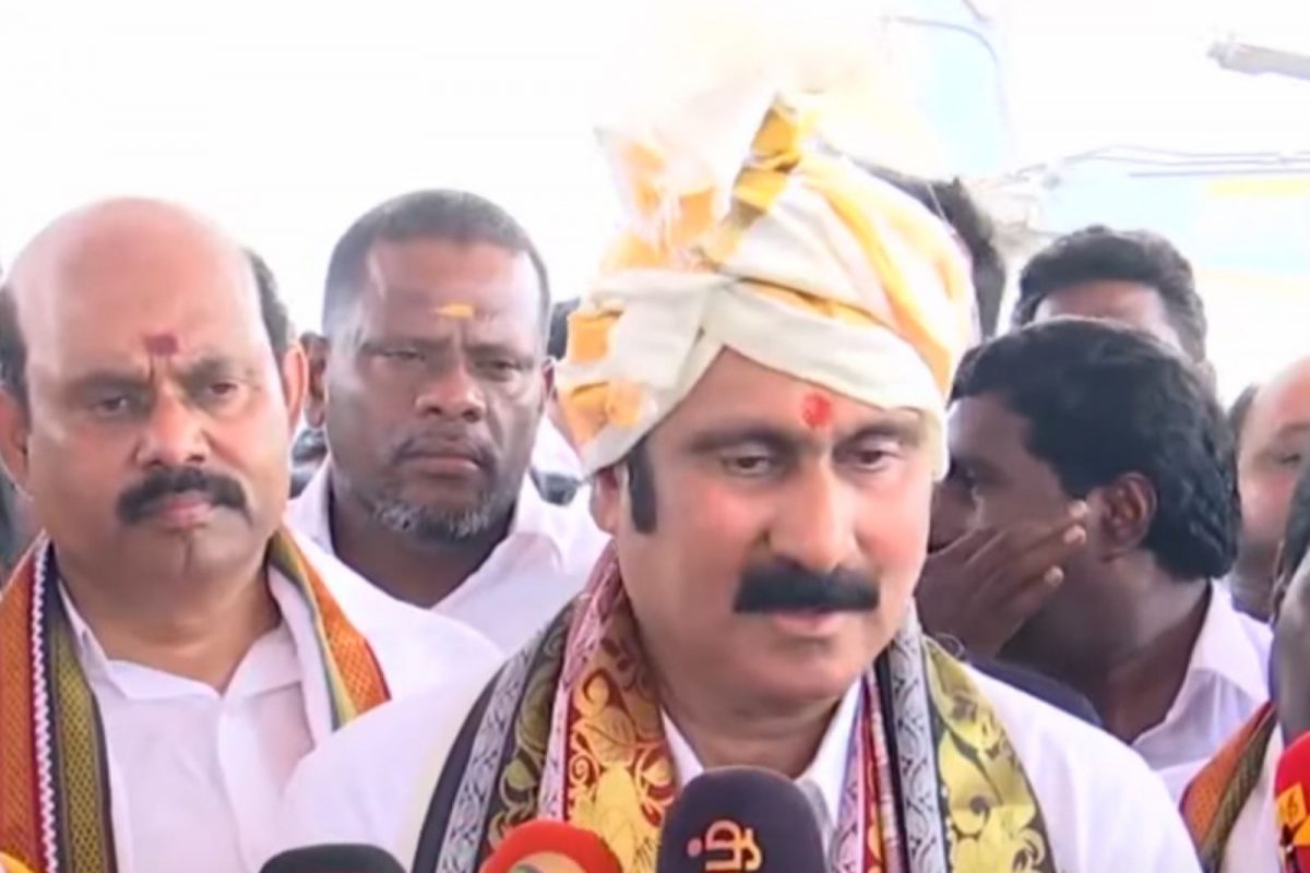 தேசிய ஜனநாயக கூட்டணியில் பாமக உள்ளதா? - பதில் அளிக்க அன்புமணி மறுப்பு - News18 தமிழ்