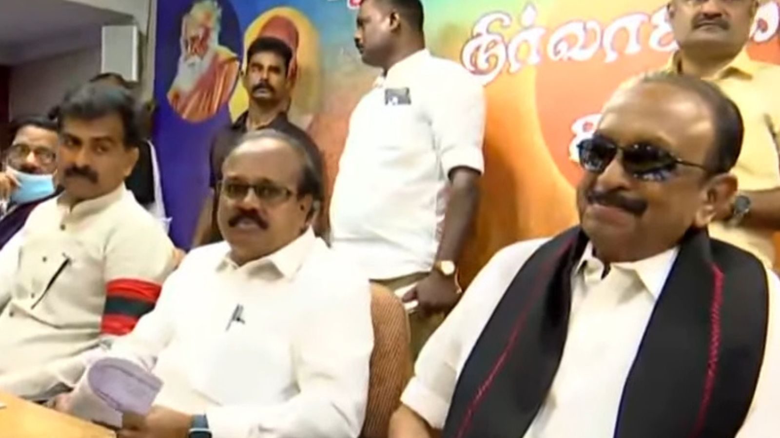 வக்ஃபு எதிர்ப்பு முதல் ஆளுநருக்கு எதிரான ஆர்ப்பாட்டம் வரை..! மதிமுக நிர்வாகக்குழு கூட்டத்தில் நிறைவேற்றப்பட்ட 9 தீர்மானங்கள் - News18 தமிழ்