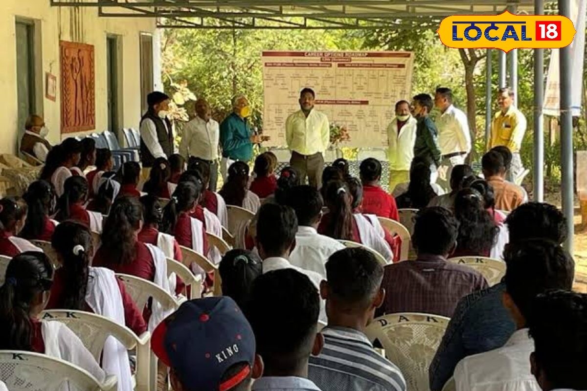 அடுத்து என்ன படிக்கலாம் யோசிக்கிறீங்களா.. அப்போ இங்க போங்க..!! - News18 தமிழ்