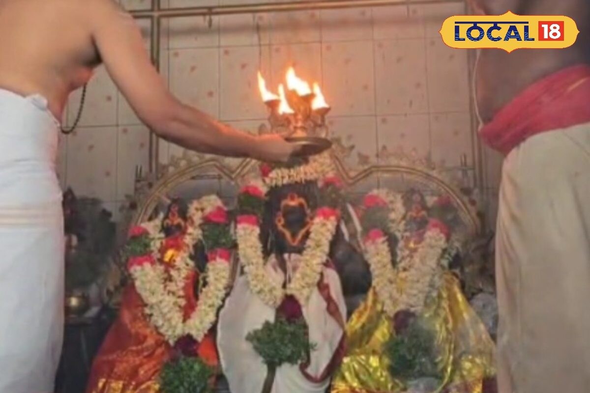 எல்லை காவல் தெய்வம் அய்யனாருக்கு திருக்காப்பு கட்டுதல் நிகழ்ச்சி..!! - News18 தமிழ்