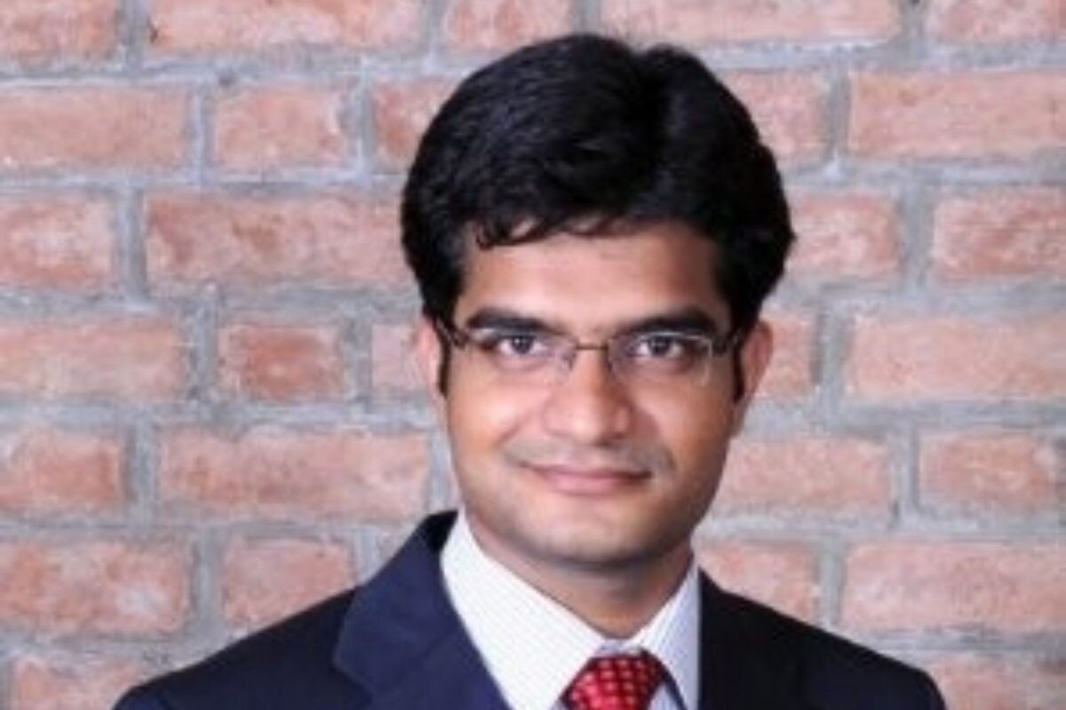 மனைவி, நண்பருடன் இணைந்து நிறுவனம் ஆரம்பித்து சாதித்து காட்டிய IIM பட்டதாரி!!! - News18 தமிழ்