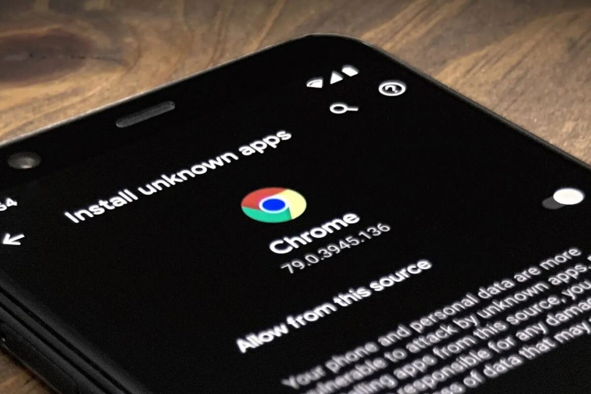 ப்ளே ஸ்டோர் தவிர வேறு எங்கிருந்தாவது அப்ளிகேஷன்களை டவுன்லோடு செய்றீங்களா...? கூகுளின் எச்சரிக்கை இதுதான்...! - News18 தமிழ்