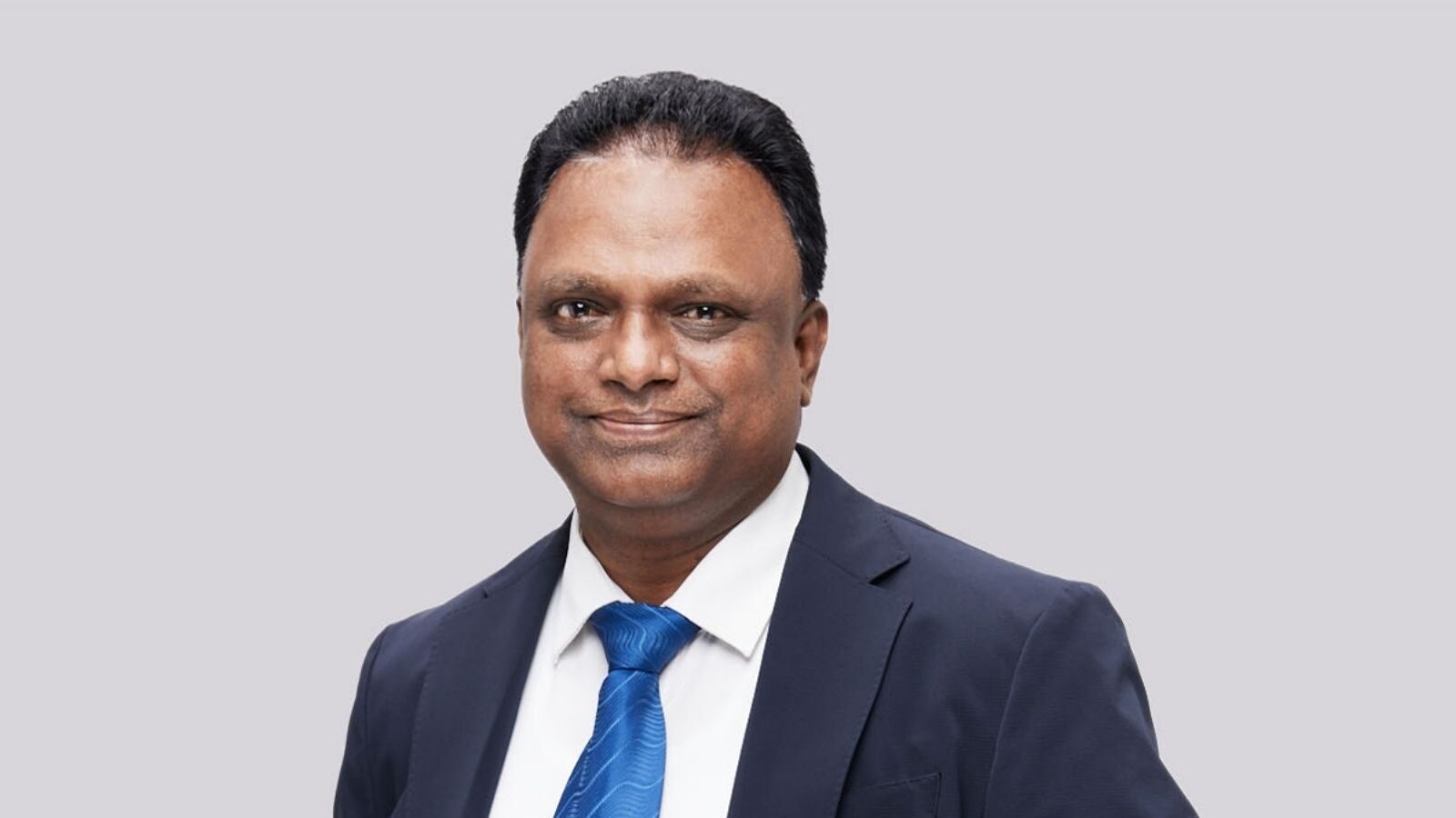 மகிந்திரா குழுமத்தில் தமிழருக்கு முக்கியப் பொறுப்பு.. வாகன தொழில் பிரிவு தலைவராக வேலுசாமிக்கு பதவி உயர்வு! - News18 தமிழ்