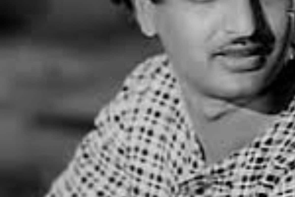 பால் பாக்கெட் விற்றவர்.. 70 வயதில் 2-வது திருமணம்.. முதல்வரான நடிகர்.. யார் தெரியுமா?