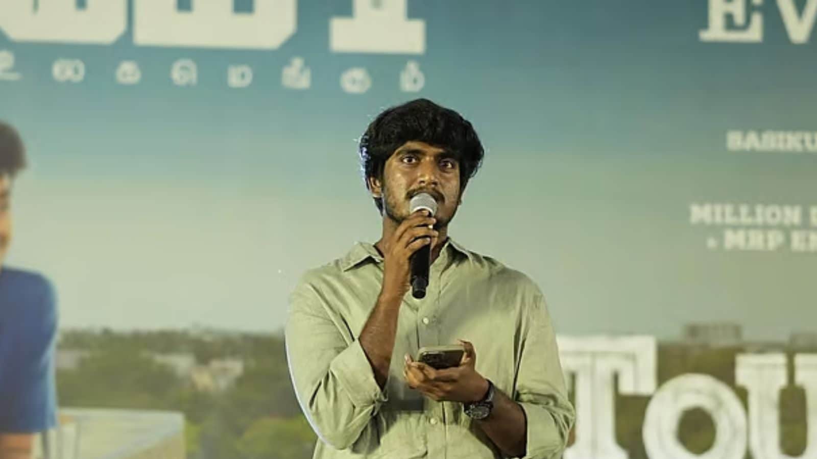 “அக்டோபர் 31-ம் தேதி கல்யாணம் பண்ணிக்கிறீயா?” -  மேடையில் காதலை சொன்ன இயக்குநர்! - News18 தமிழ்