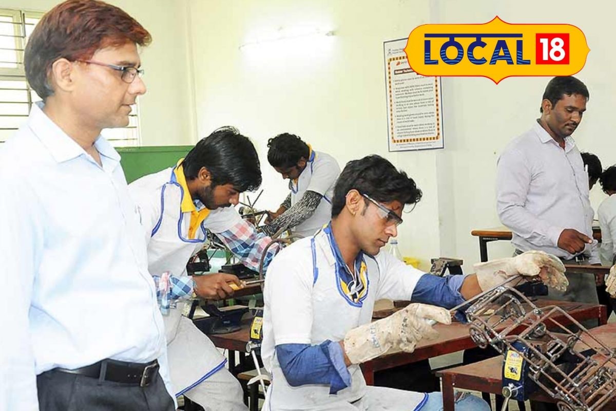 ITI -ல் தேர்ச்சி பெற்றவரா நீங்கள்!!  தொழிற்பயிற்சி முகாம் பங்குபெற வாய்ப்பு...