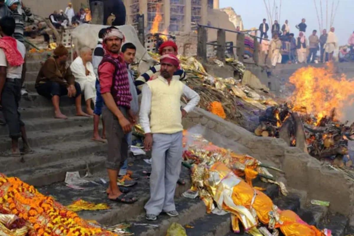 காசியில் இந்த 5 பேரின் சடலங்களை எரிக்க அனுமதி இல்லையாம்.. யாருக்கெல்லாம் தெரியுமா?