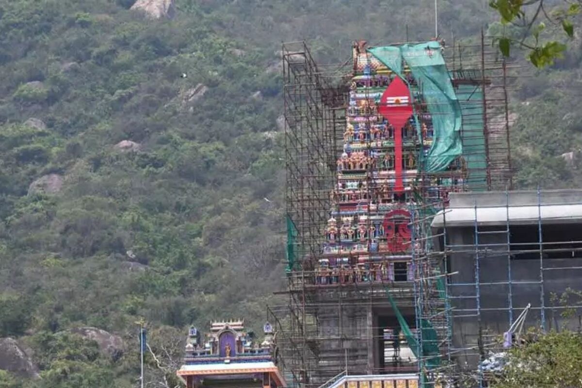 13 ஆண்டுகளுக்கு பின்.. மருதமலை குடமுழுக்கு கோலாகலம்.. பக்தர்கள் பரவசம்! - News18 தமிழ்