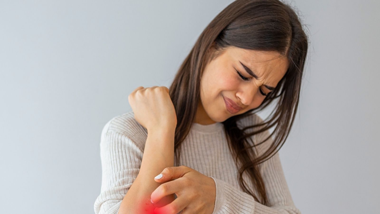 தோலில் அடிக்கடி அரிப்பு.. தடிப்பு தடிப்பாக வருகிறதா..? இதற்கான நிவாரணம் தரும் ஆயுர்வேத நிபுணர்.! - News18 தமிழ்