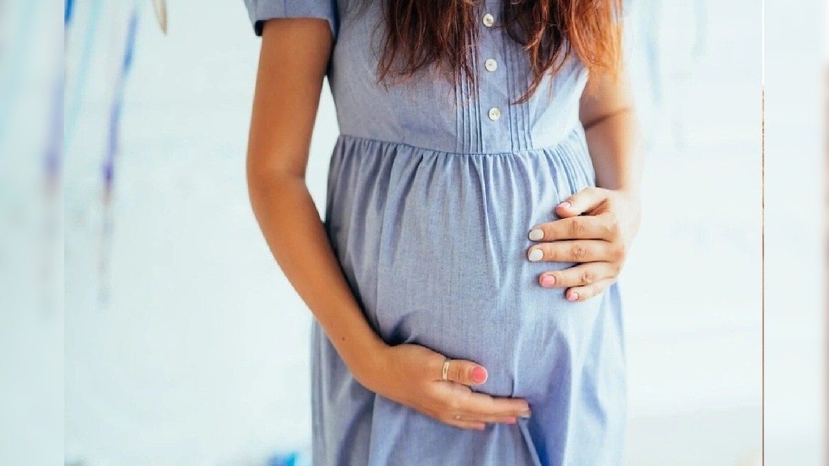 கர்ப்பிணிப் பெண்கள் குளிர்காலத்தில் இந்த மாற்றங்களை செய்வது அவசியம்..! | லைஃப்ஸ்டைல் - News18 தமிழ்