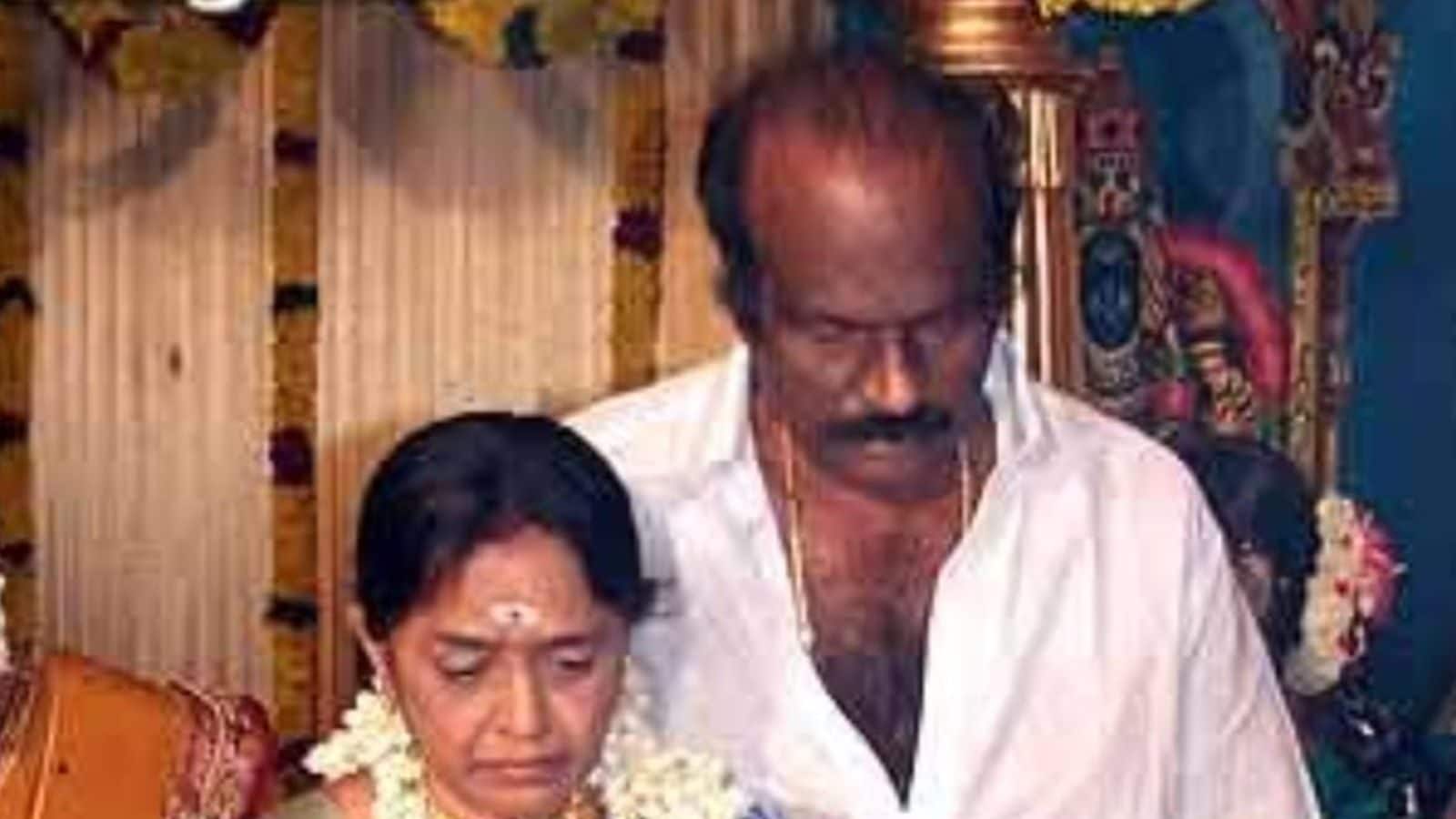 நடிகர் கவுண்டமணி மனைவியின் உடல் தகனம்.. இறுதிச் சடங்கிற்கு நேரில் வந்த சீமான்..! - News18 தமிழ்