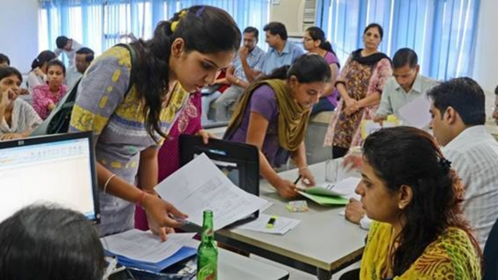 தமிழகத்தில் பொறியியல், கலை, அறிவியல் கல்லூரிகளுக்கான மாணவர் சேர்க்கை தொடக்கம்... விண்ணப்பிப்பது எப்படி? - முழு விவரம்! - News18 தமிழ்